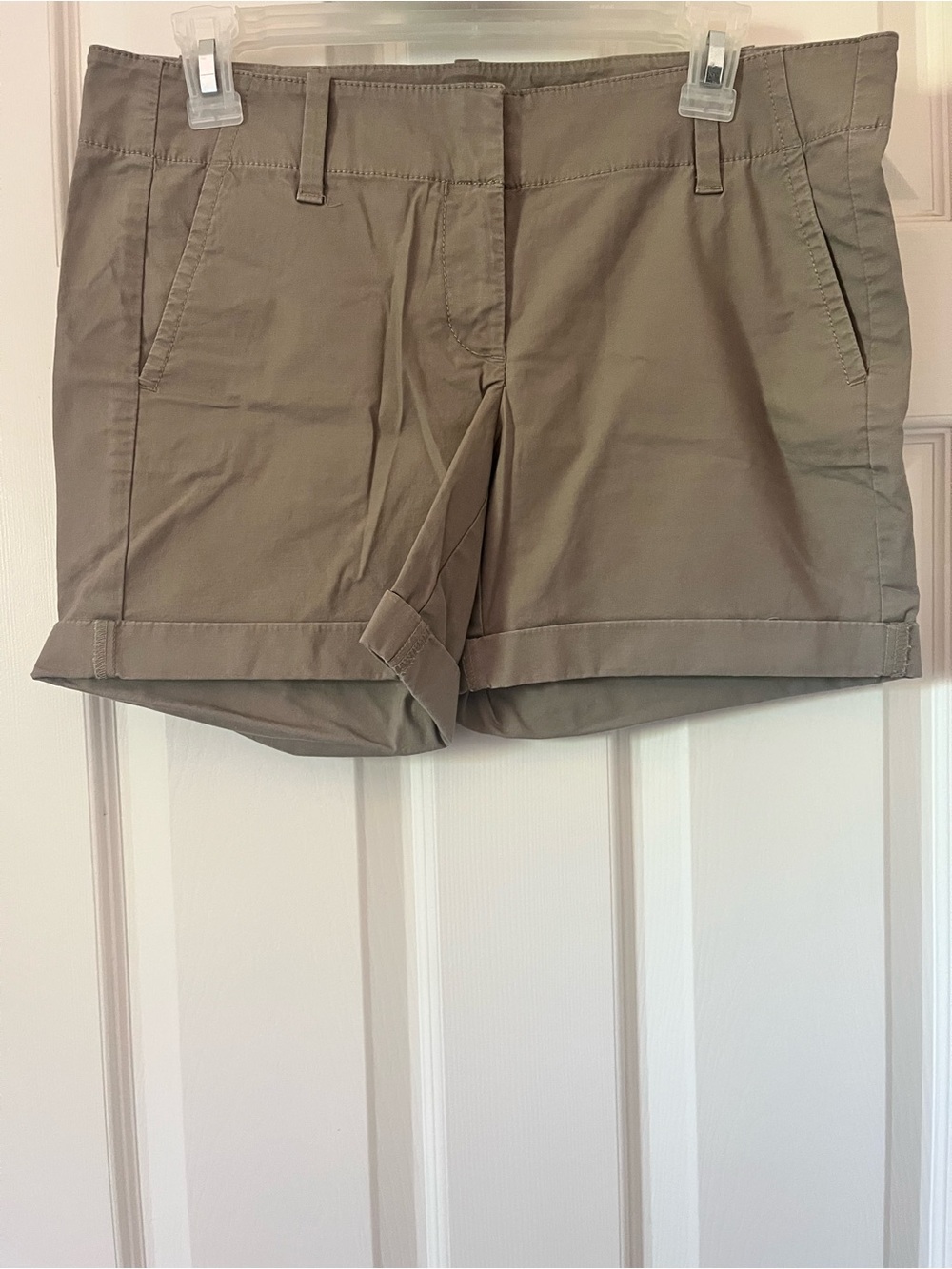 ann taylor women’s casual khaki roll-cuff shorts